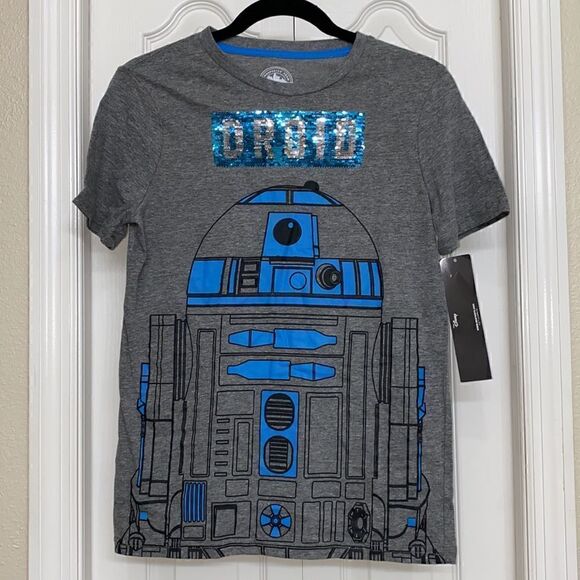 Disney Star Wars Galaxy’s Edge Gray Flip Sequin R2-D2 Droid Tee NWT - Picture 2 of 5
